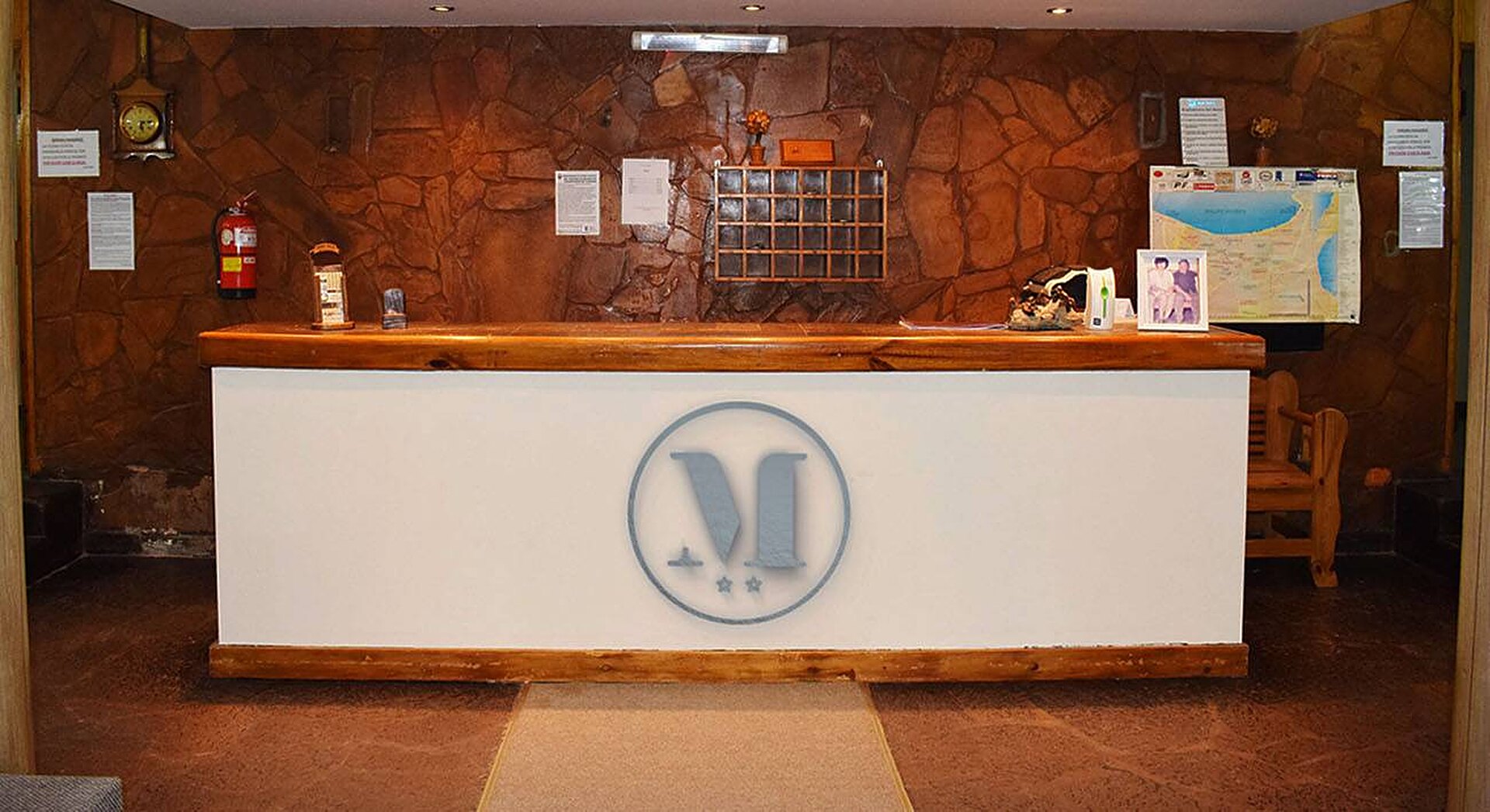 La recepción de Hotel Mora